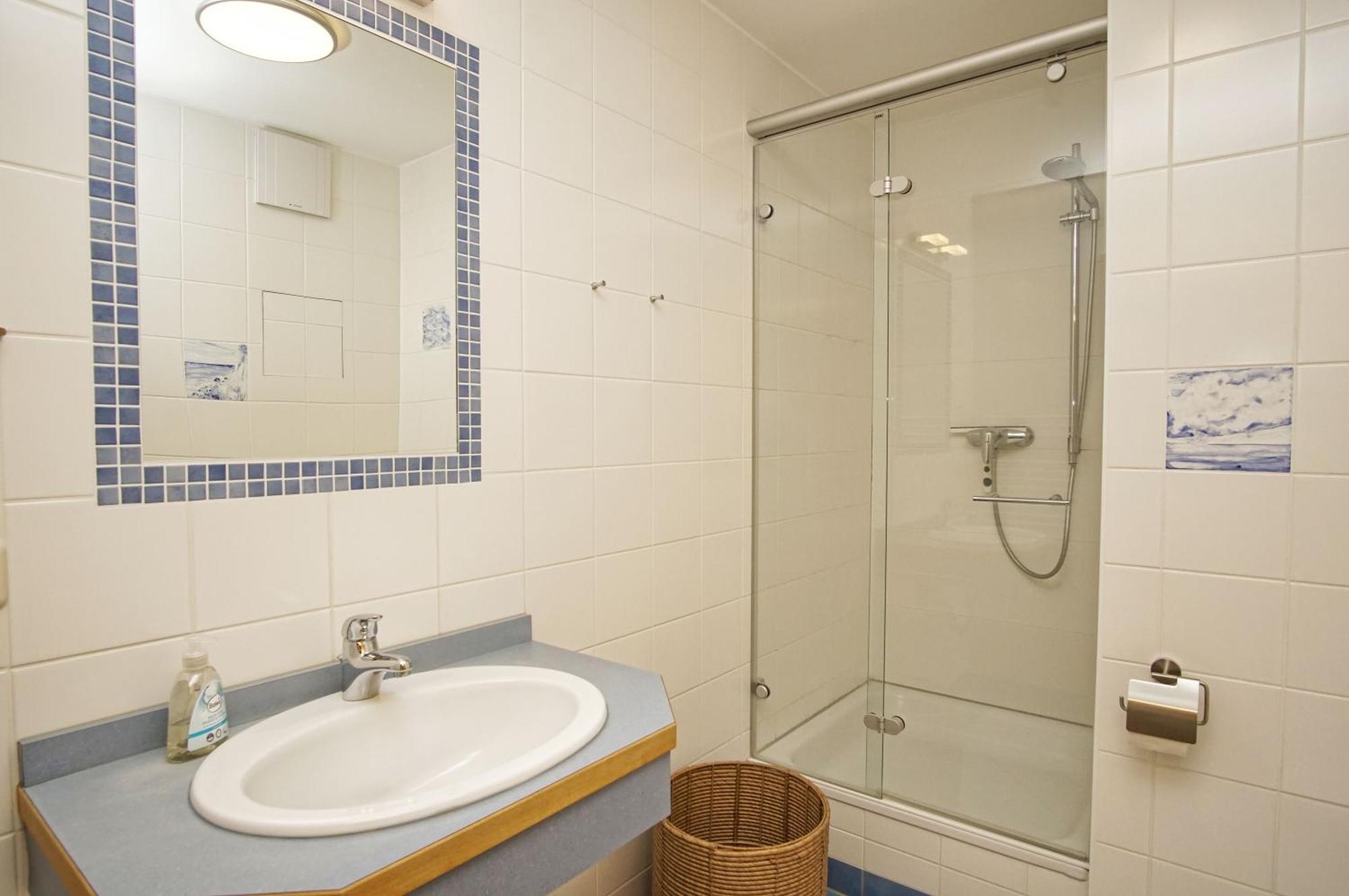 Ferienwohnung Mit Traumhaftem Meerblick - Haus Am Meer Fewo 11 Lohme Exterior photo